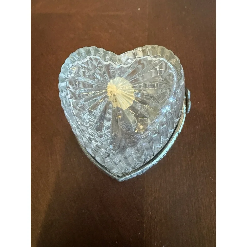 vintage lead crystal heart trinket box bow lid hinged jewelry box‎ taiwan